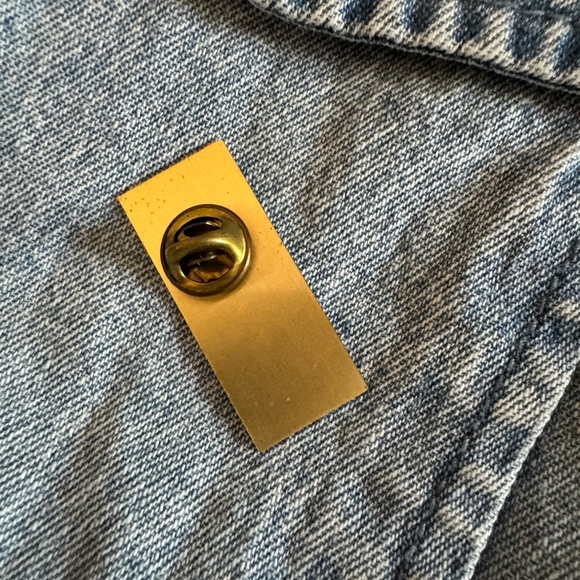 5/$15 Vancouver Olympics  Enamel Pin - Picture 2 of 6